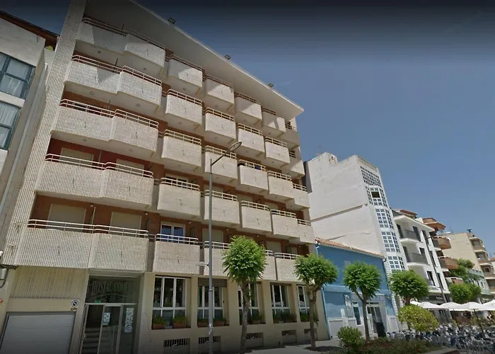 Comercio Πανσιόν *